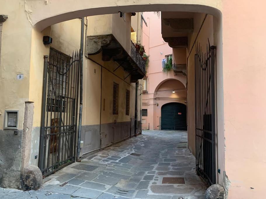 Loft Moderno Ubicato Nel Centro Storico Di Lucca Apartment Ngoại thất bức ảnh