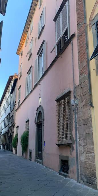 Loft Moderno Ubicato Nel Centro Storico Di Lucca Apartment Ngoại thất bức ảnh